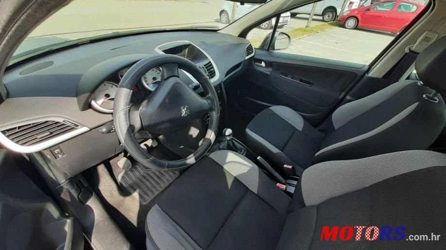 2007' Peugeot 207 1,4 photo #6
