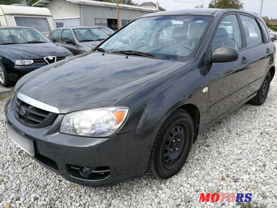 2005' Kia Cerato 1,5 Crdi Lx photo #2