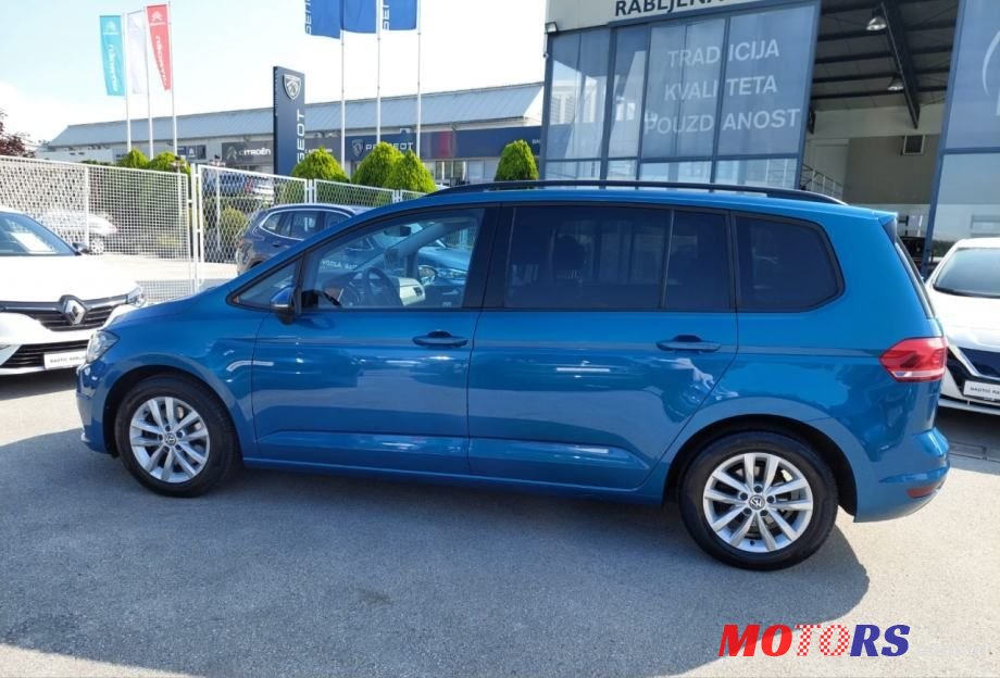 2017' Volkswagen Touran photo #6