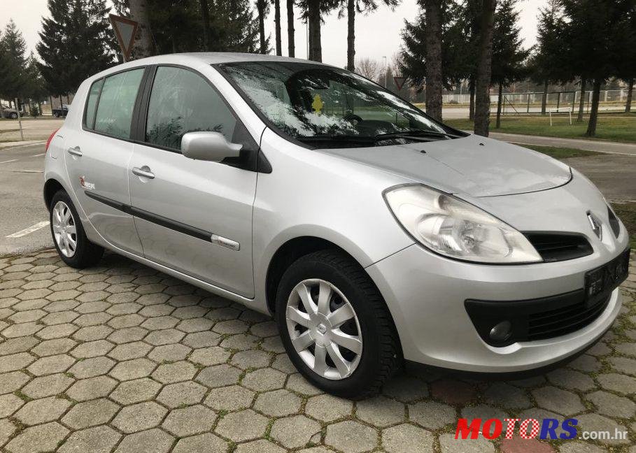 2008' Renault Clio 1,2 16V photo #1