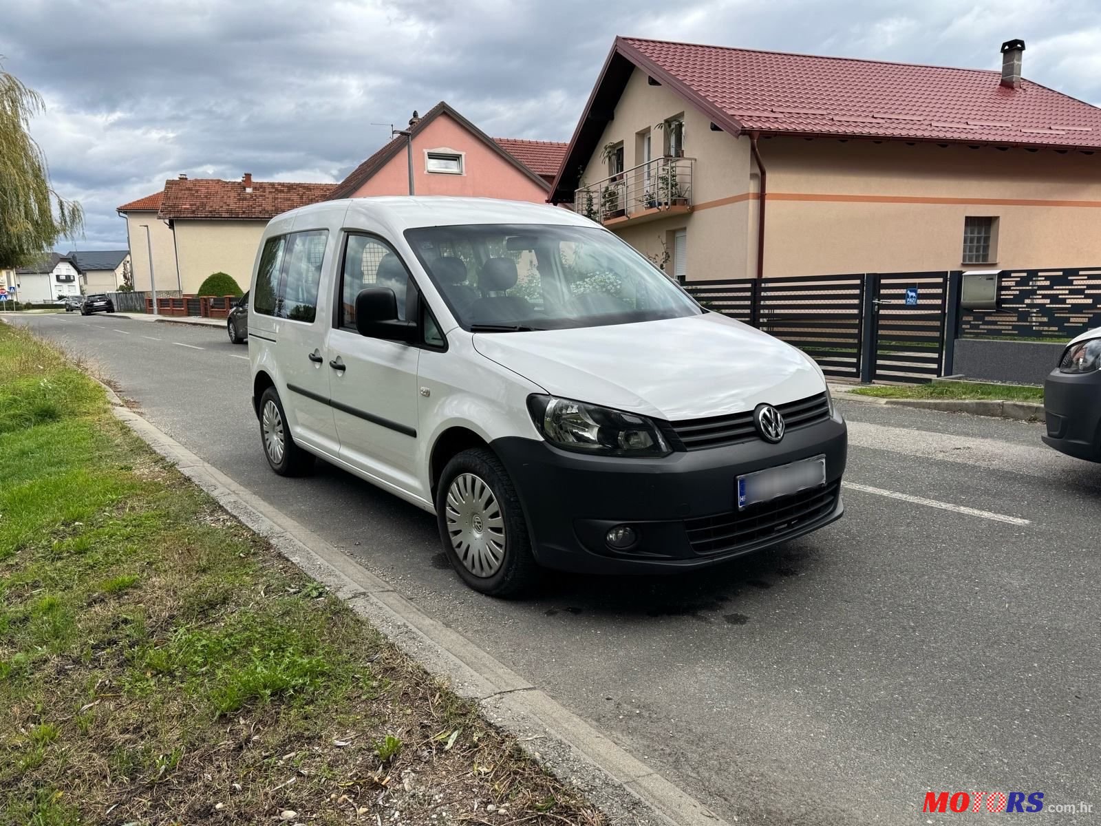 2015' Volkswagen Caddy 1,6 Tdi Bmt photo #1