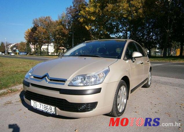 2006' Citroen C4 1,6 I 16V Sx photo #1