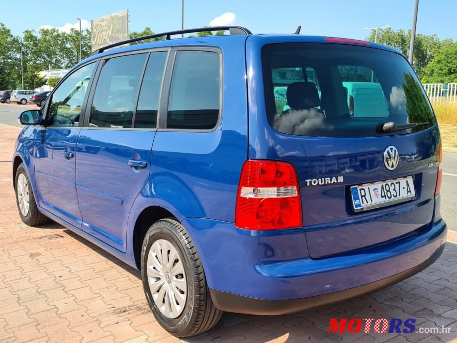 2005' Volkswagen Touran 2,0 Tdi photo #3