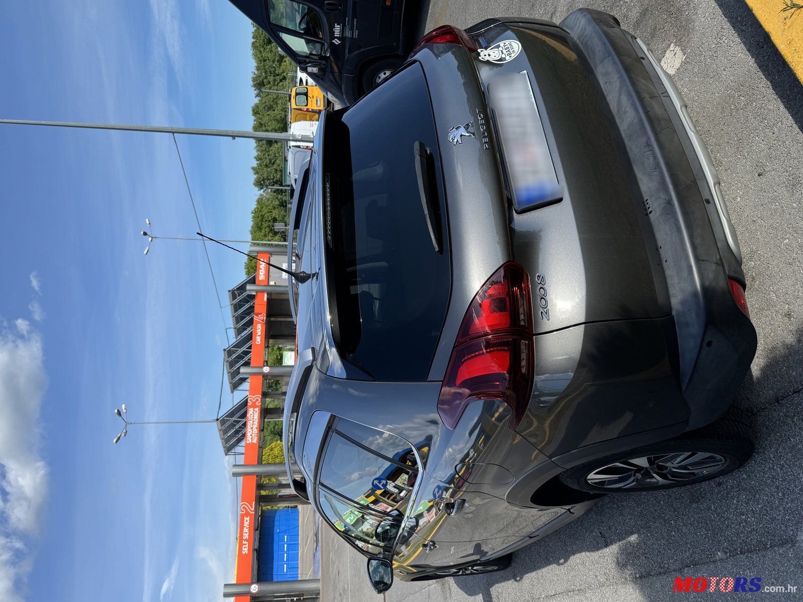 2016' Peugeot 2008 photo #6