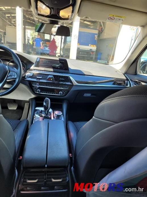 2018' BMW Serija 5 518 D photo #4