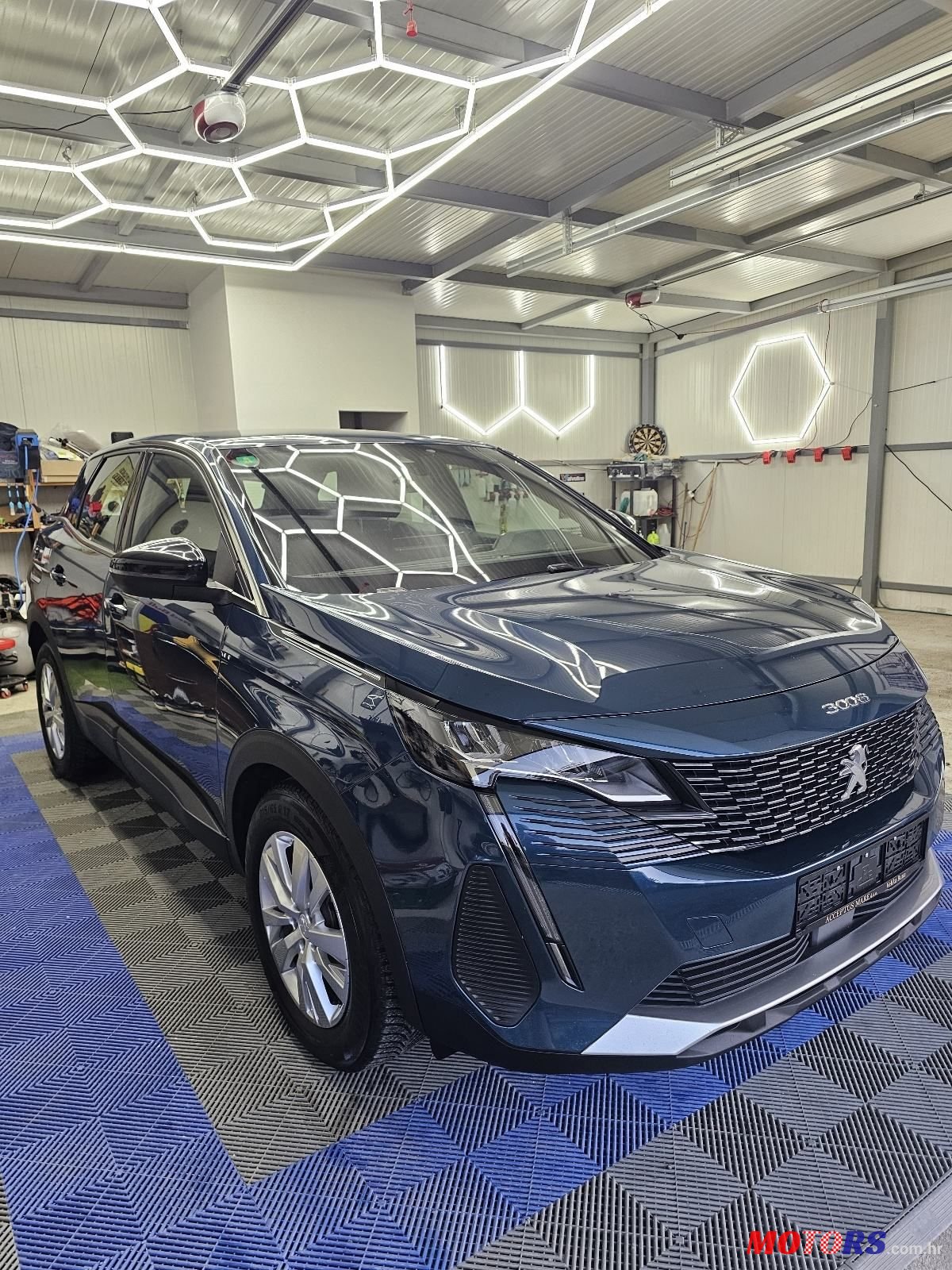 2023' Peugeot 3008 1,5 photo #2
