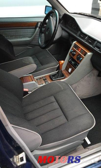 1991' Mercedes-Benz 124 250 D photo #2