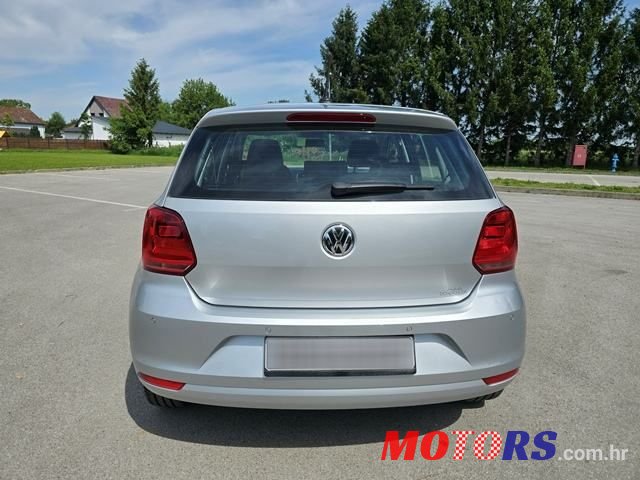 2017' Volkswagen Polo photo #5