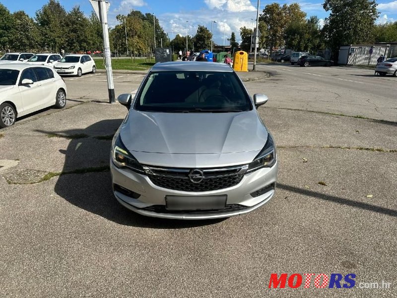 2017' Opel Astra 1,0 Turbo photo #1