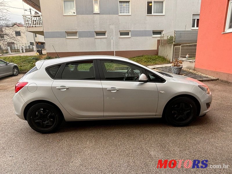 2014' Opel Astra 1.7 Cdti photo #1