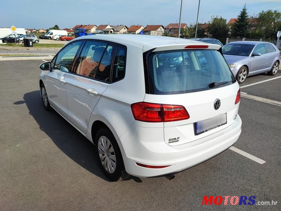 2015' Volkswagen Golf 1.6Tdi photo #2