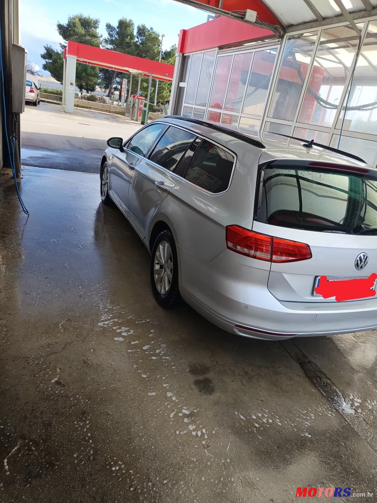 2017' Volkswagen Passat Variant photo #3