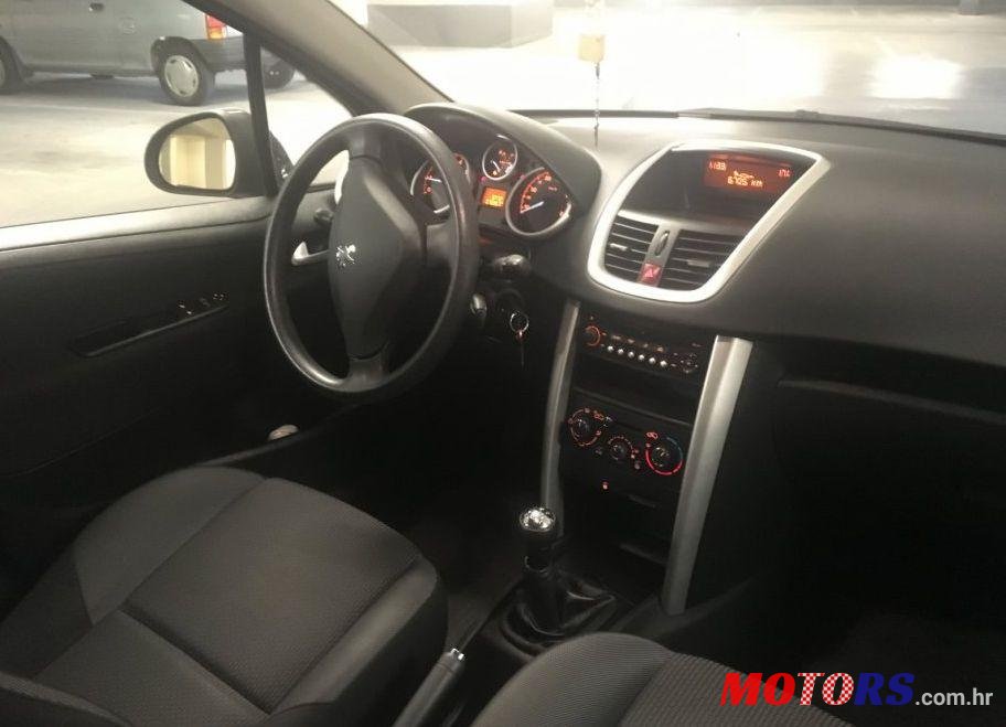 2011' Peugeot 207 1,4 photo #1