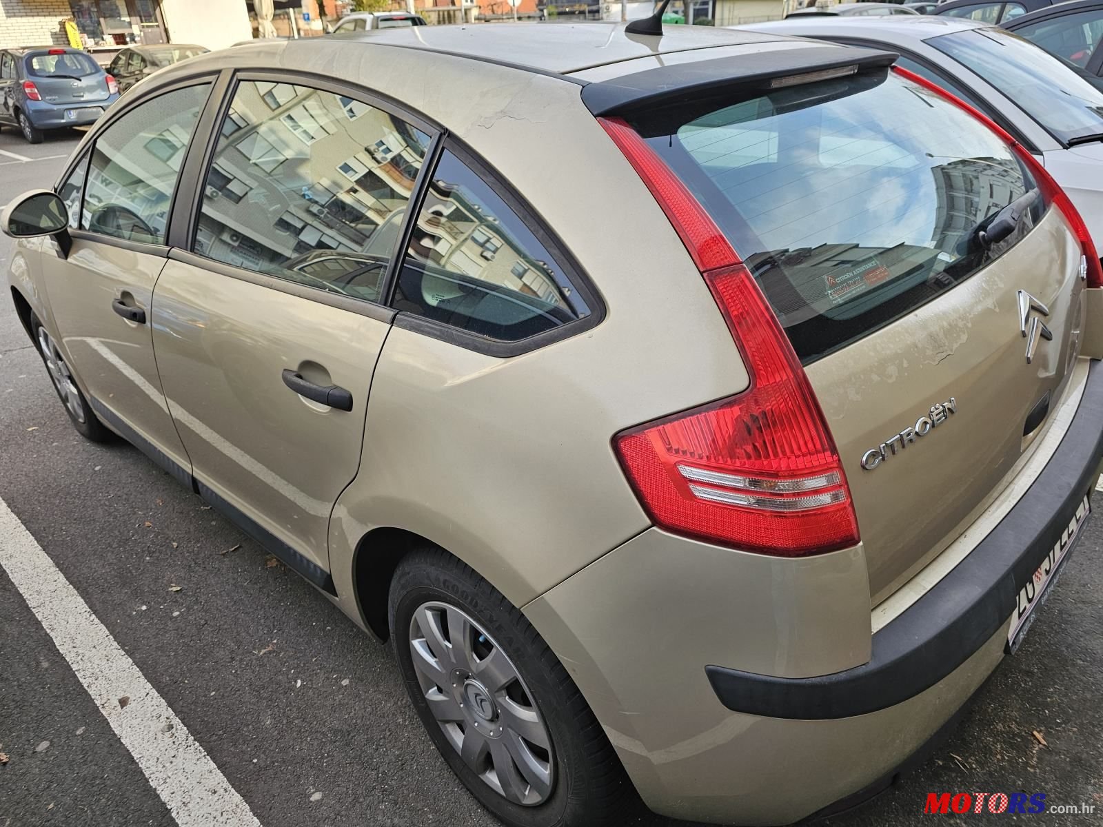 2006' Citroen C4 1.4I 16V photo #2