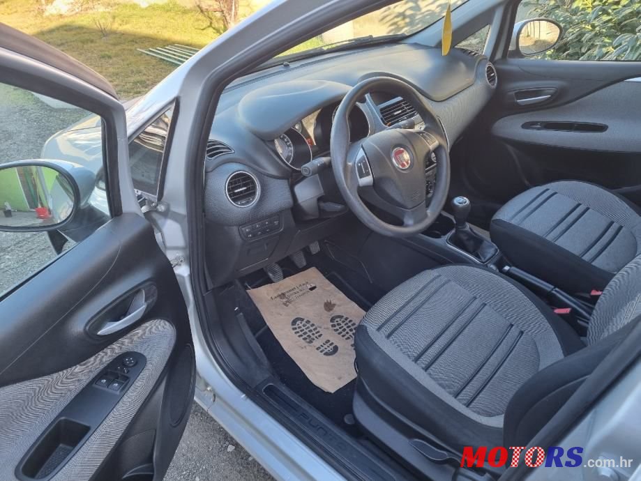 2010' Fiat Punto Evo photo #6