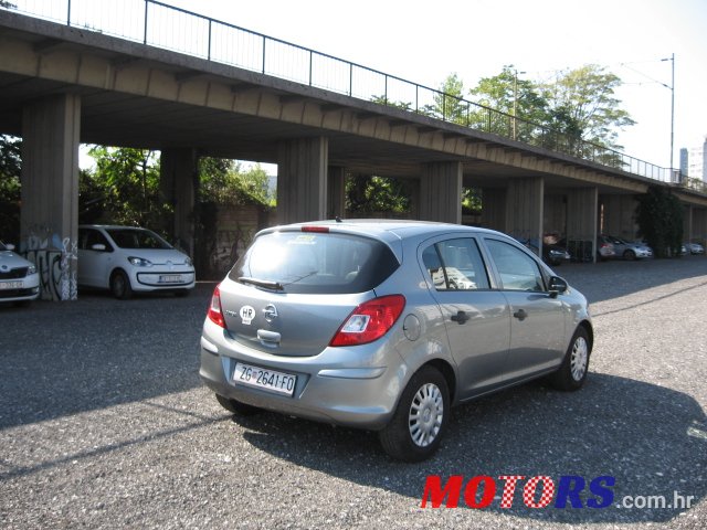 2013' Opel Corsa photo #3