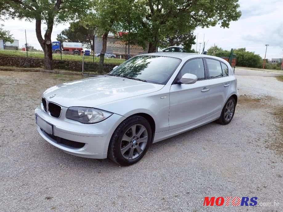 2011' BMW Serija 2 118 D photo #2