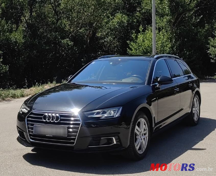 2017' Audi A4 Avant photo #1