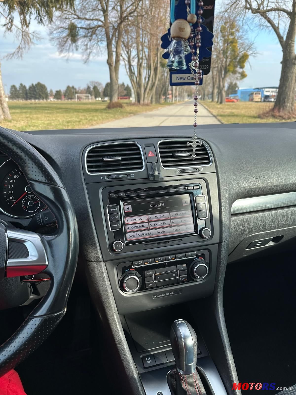 2010' Volkswagen Golf VI 1,6 Tdi photo #4