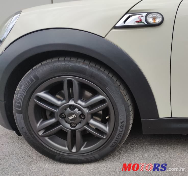 2011' MINI Cooper photo #6