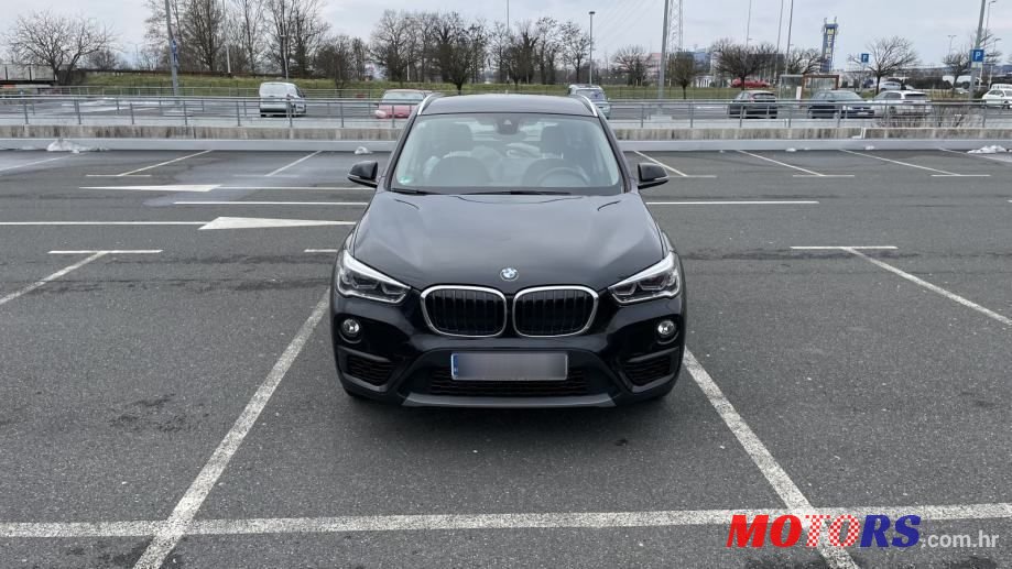 2017' BMW X1 Xdrive18D photo #3