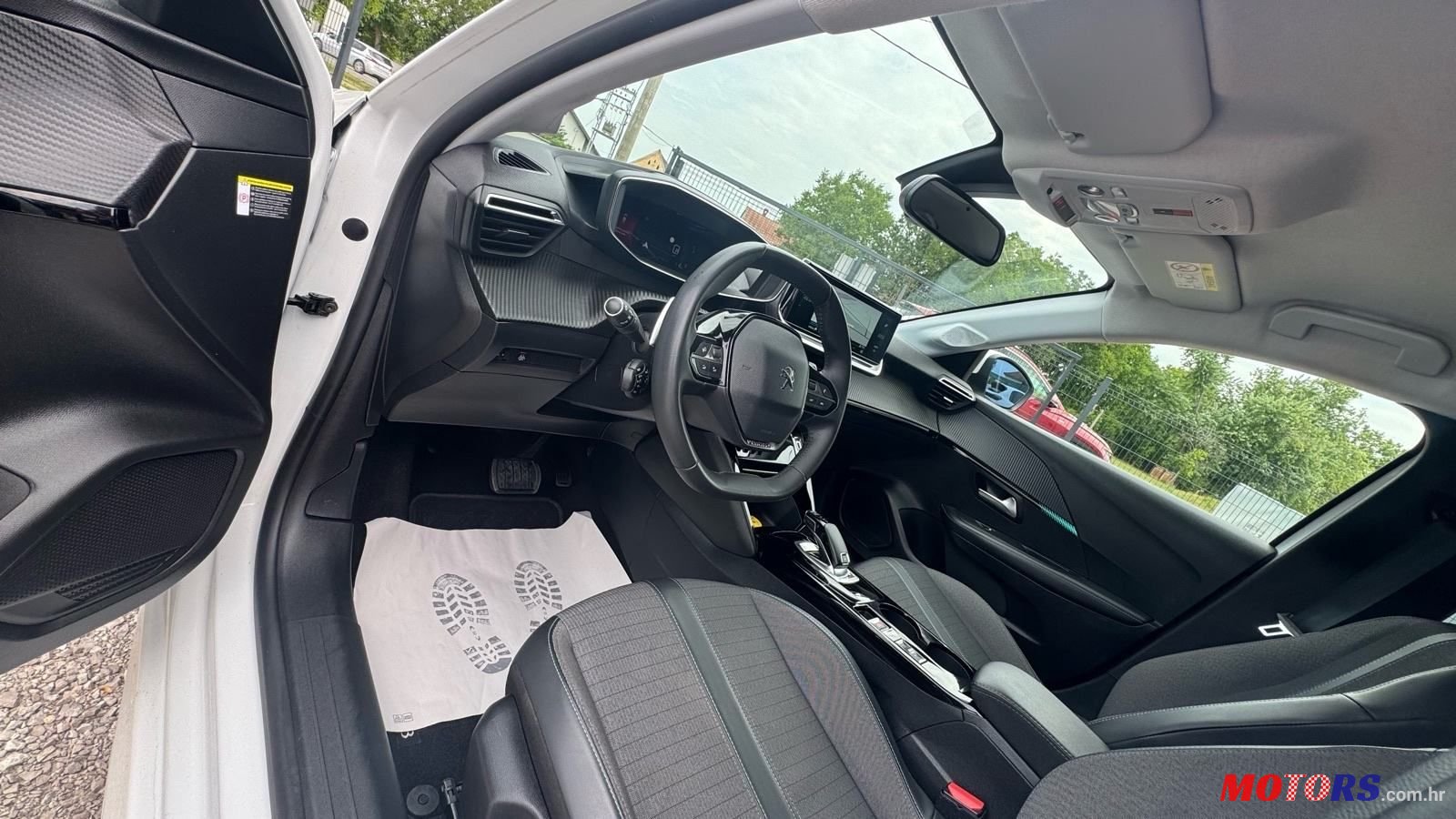 2021' Peugeot 208 1,2 Puretech photo #6