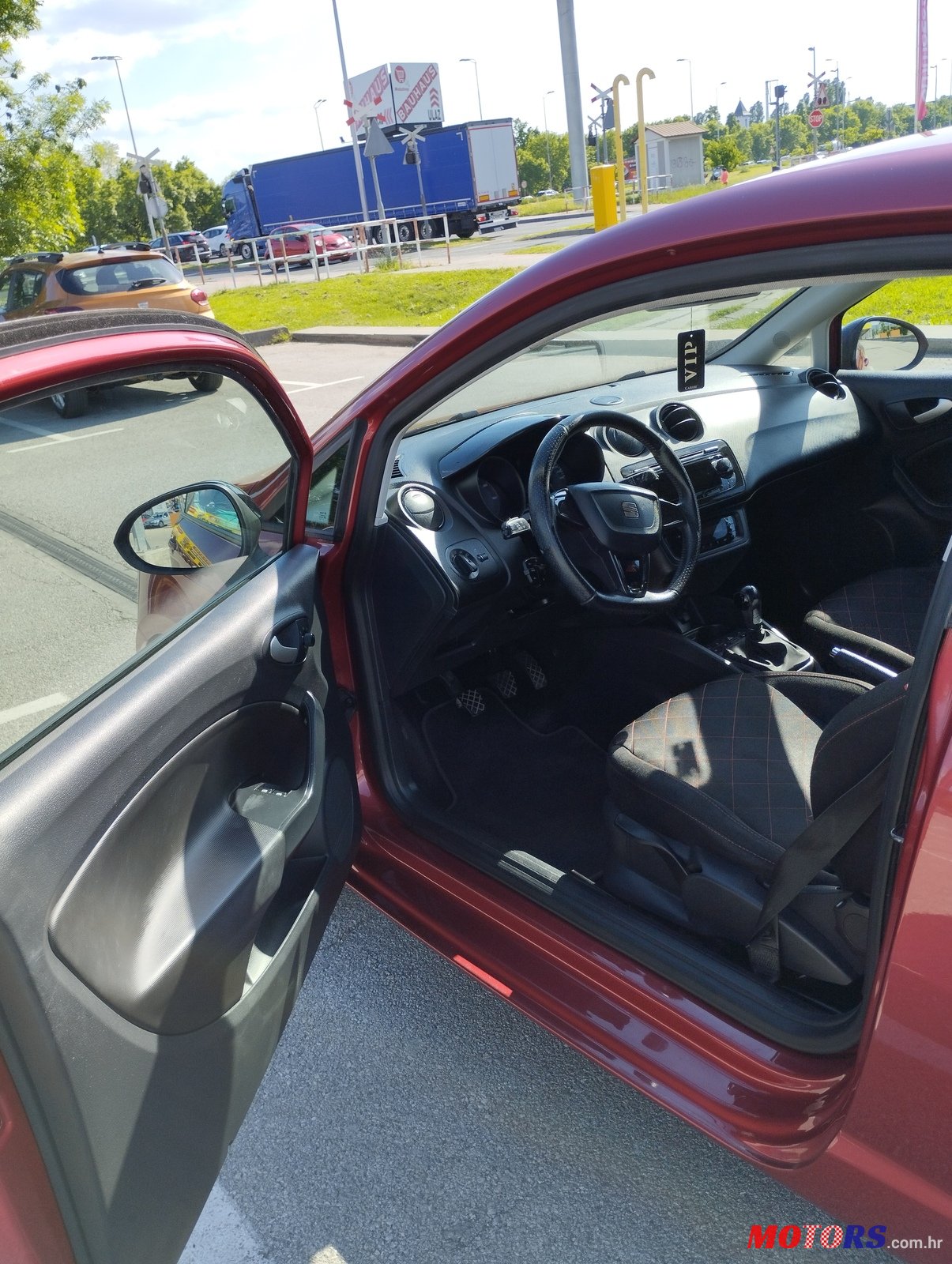 2010' SEAT Ibiza photo #4