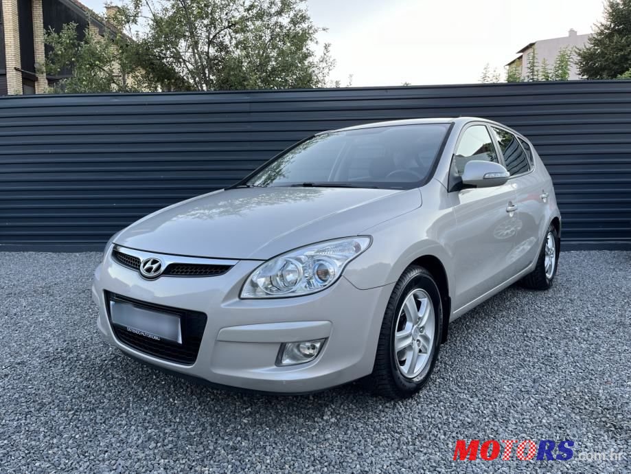 2009' Hyundai i30 1,6 Crdi photo #1