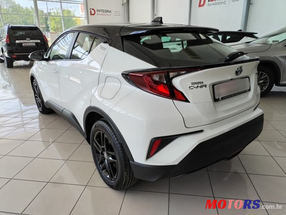2023' Toyota C-HR 1,8 photo #6