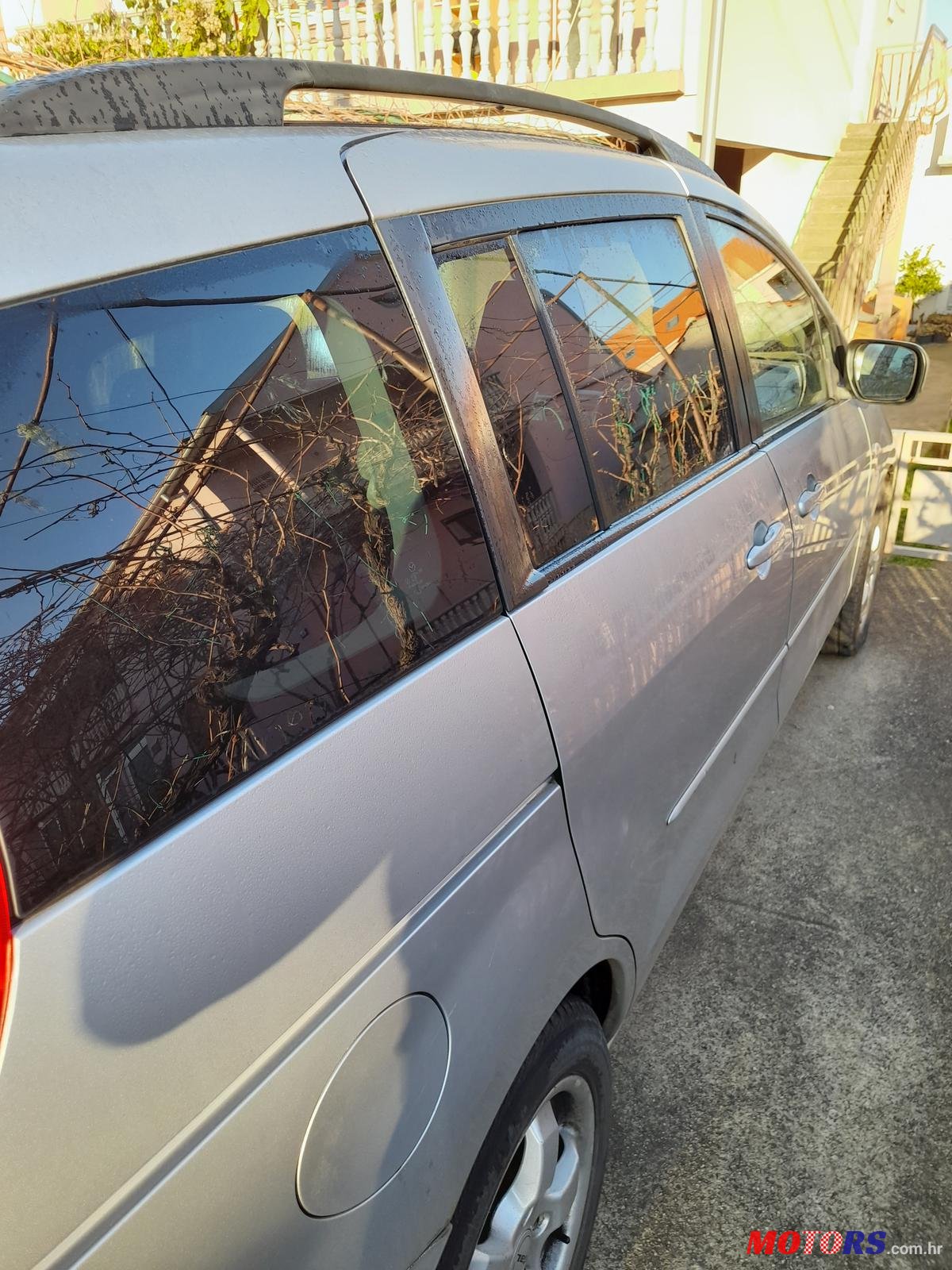 2007' Mazda 5 photo #3