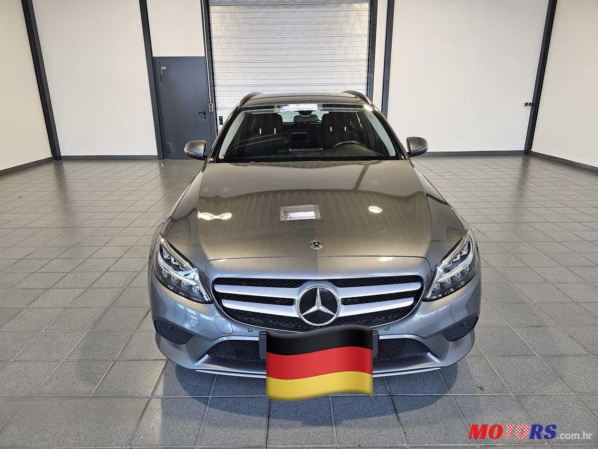 2020' Mercedes-Benz 180 C180 dT photo #2
