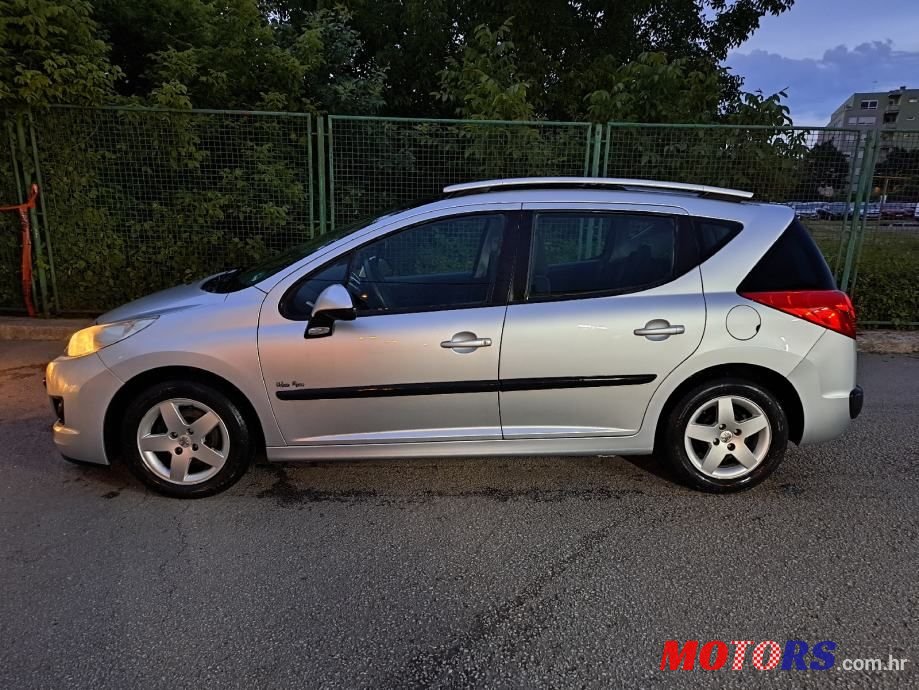2011' Peugeot 207 Sw photo #2