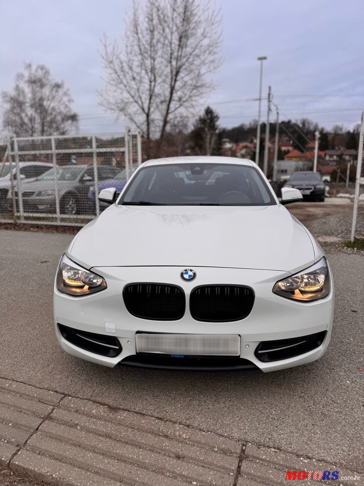 2012' BMW Serija 1 116I Sport photo #2