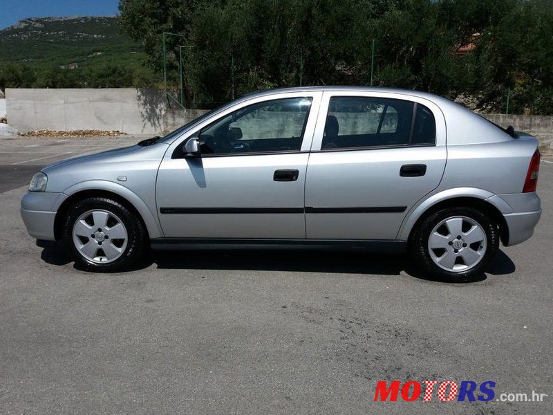 2003' Opel Astra photo #1