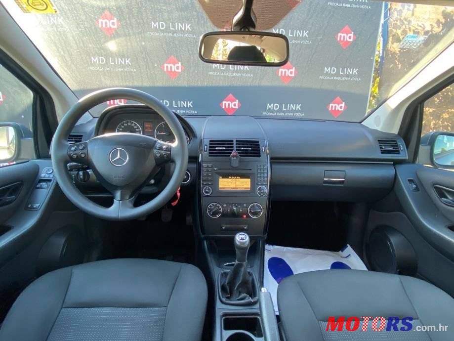 2011' Mercedes-Benz A-Klasa photo #5