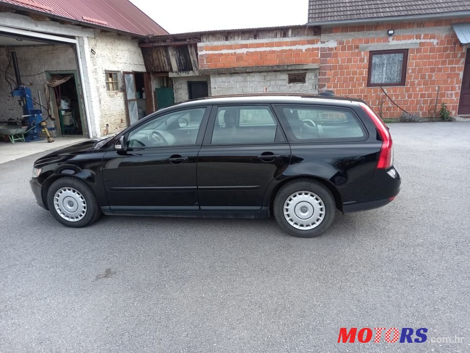 2011' Volvo V50 D2 photo #5