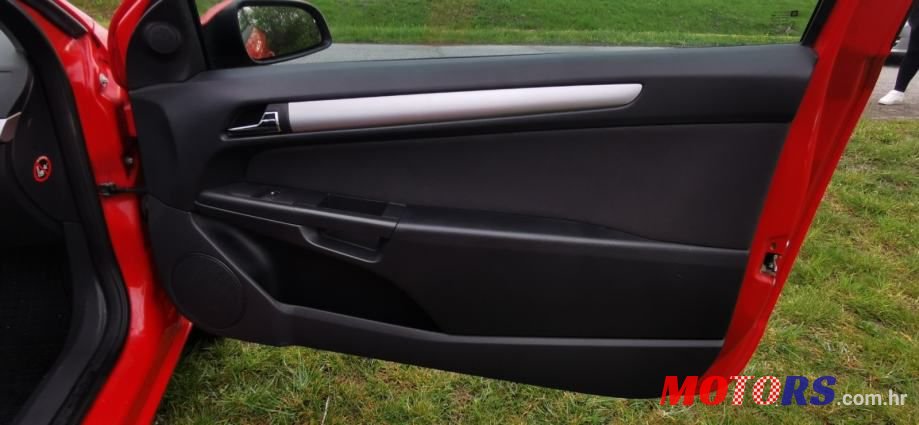 2011' Opel Astra 1,4 16V photo #3