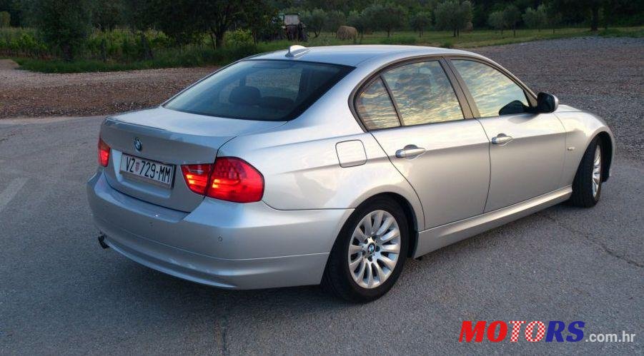 2010' BMW Serija 3 320D photo #2