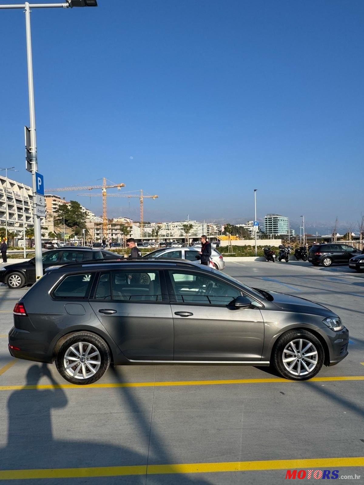 2017' Volkswagen Golf VII Variant photo #3