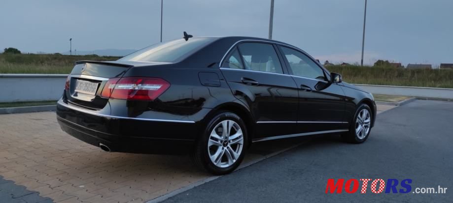 2011' Mercedes-Benz E-Klasa photo #4
