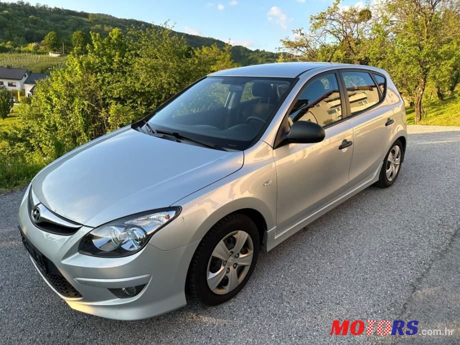 2010' Hyundai i30 1,6 Crdi photo #1