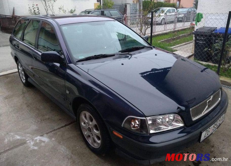 2000' Volvo V40 1,9 Td photo #1