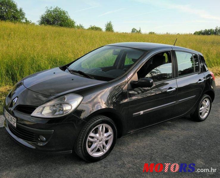 2008' Renault Clio 1.4 16V photo #1