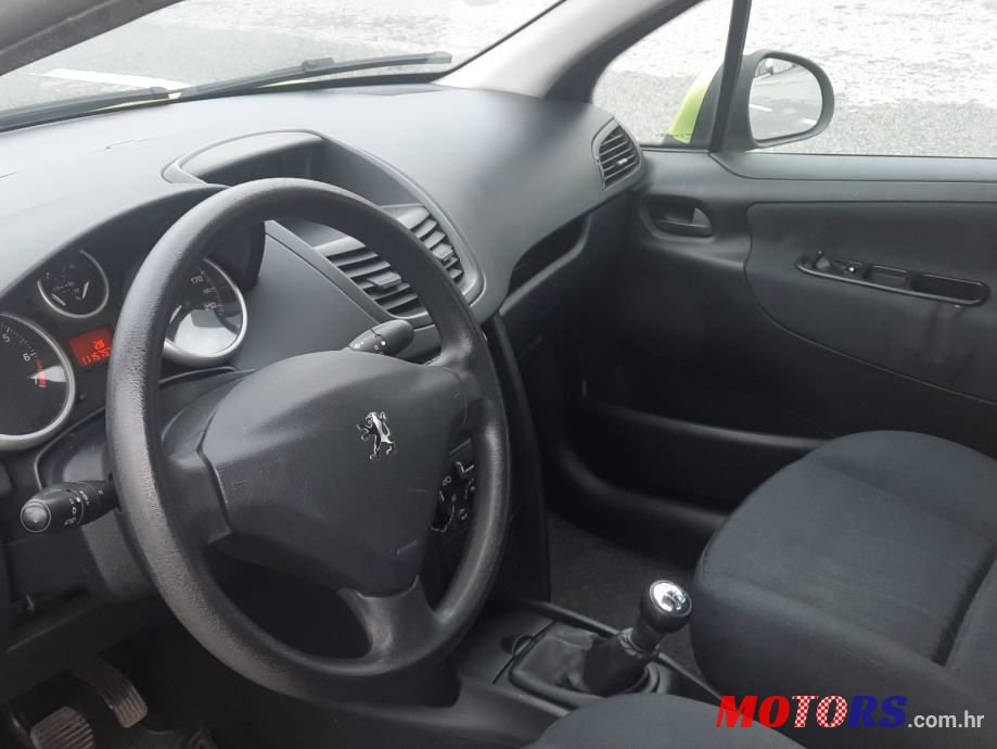 2007' Peugeot 207 photo #6