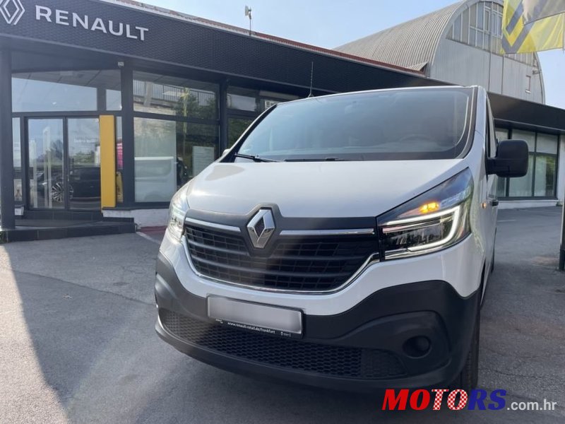 2020' Renault Trafic Grand Passenger photo #2