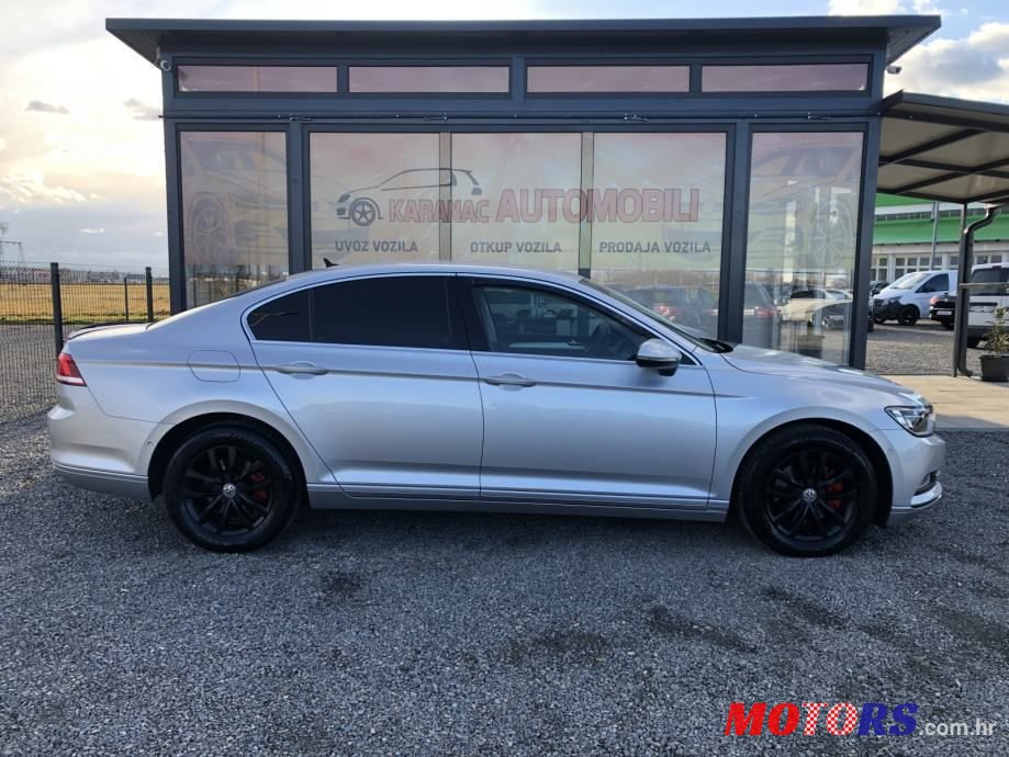 2016' Volkswagen Passat photo #4