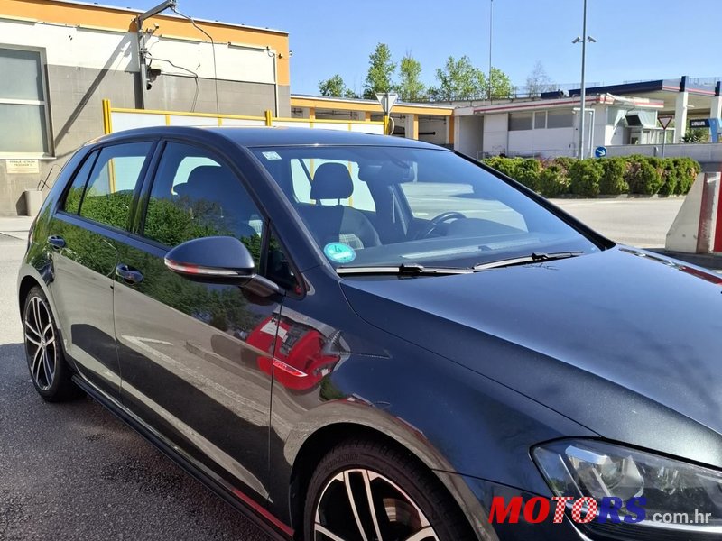 2016' Volkswagen Golf VII 2,0 Bmt photo #5
