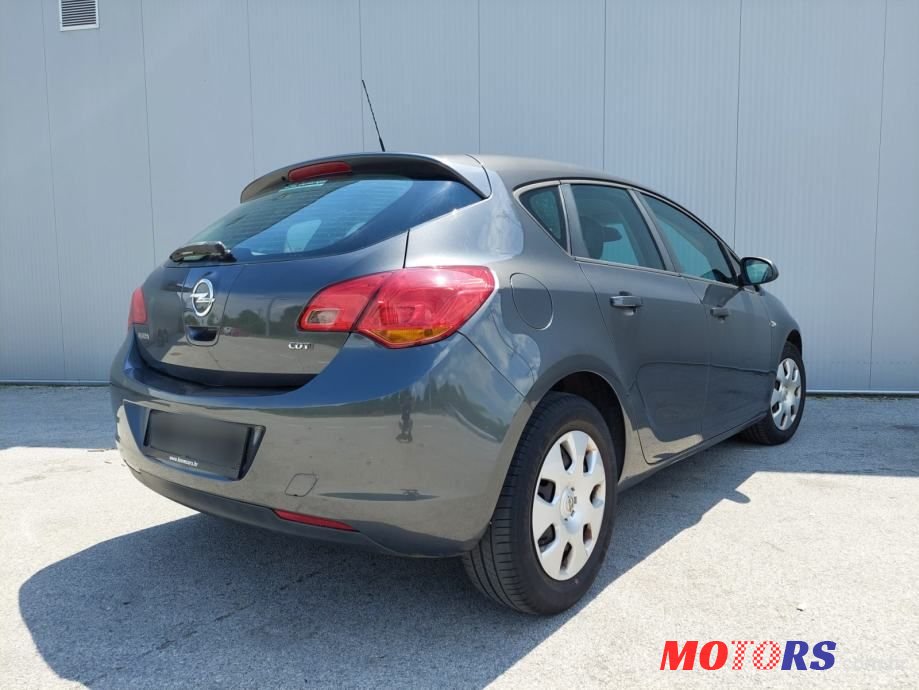 2011' Opel Astra 1,7 Cdti photo #4