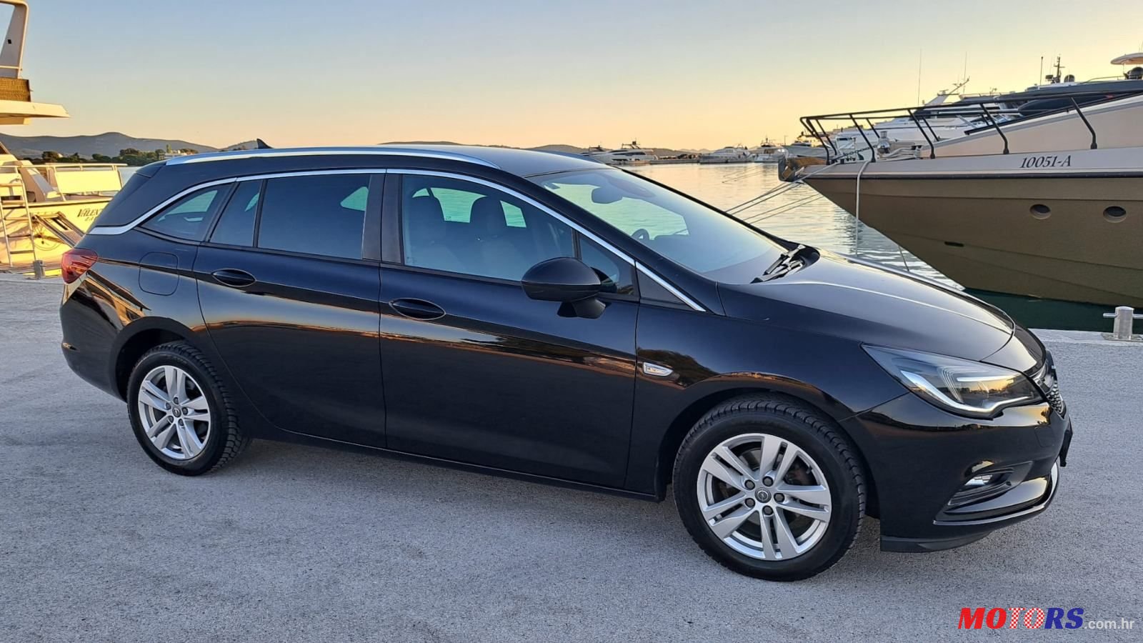 2018' Opel Astra 1.4 T photo #2