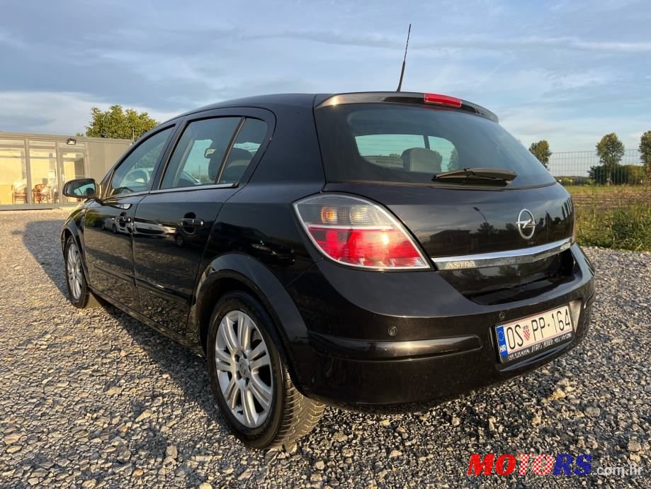 2009' Opel Astra 1,7 Cdti photo #3